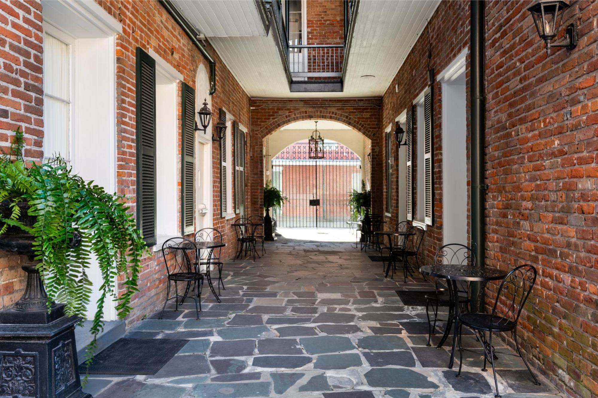 Chateau Hotel Nova Orleães Exterior foto